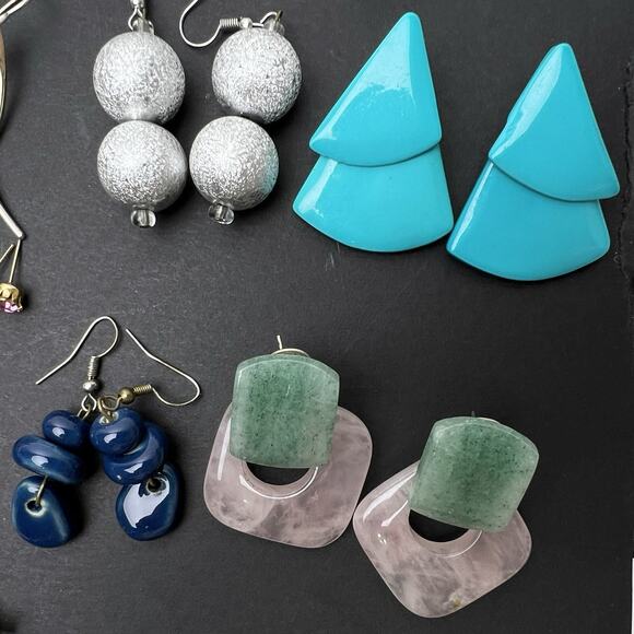 Pierced Fashion Earrings Lot 45 Pair Gold & Silver Tone Variety Wearable Vtg Now - Picture 10 of 11